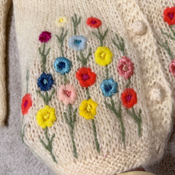 Vintage 50s 60s Handmade Floral Embroidered Cream Cardigan Sweater from Italy - Picture 7 of 9